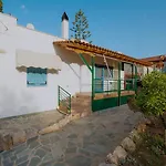Дом отдыха Xiro Retreat *