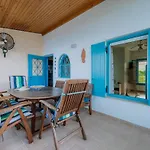 Xiro Retreat Дом отдыха
