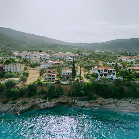 Xiro Retreat Holiday home