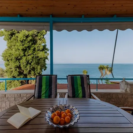 Xiro Retreat בית נופש