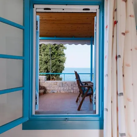 Xiro Retreat בית נופש *