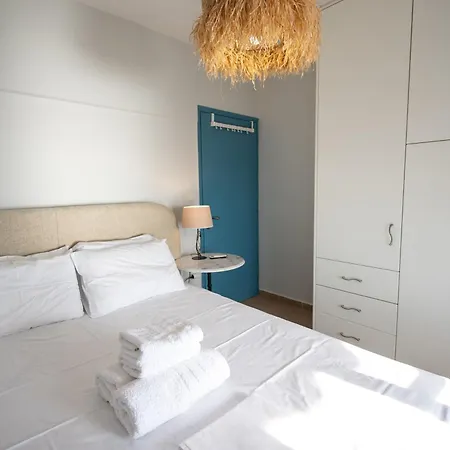 Xiro Retreat *