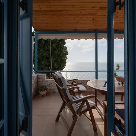 Xiro Retreat Holiday home *