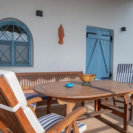 Xiro Retreat *